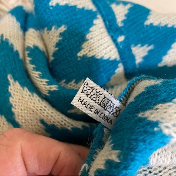 Jeongsook Oh Chevron Beige and Teal Soft Warm Infinity Snood Scarf - Picture 6 of 7